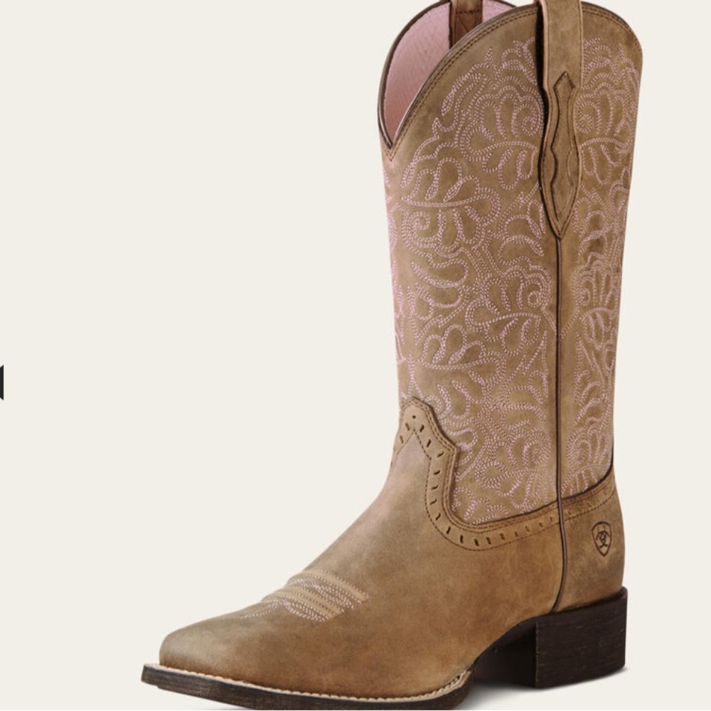 Ariat Cowboy boots!
